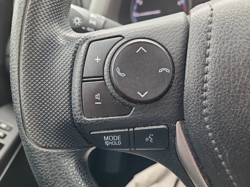 Used 2018 Toyota RAV4 LE AWD/4WD image 27