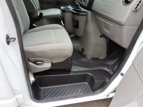 Used 2013 Ford E-350 and Econoline 350 Super Duty w/ PWR Group RWD image 18
