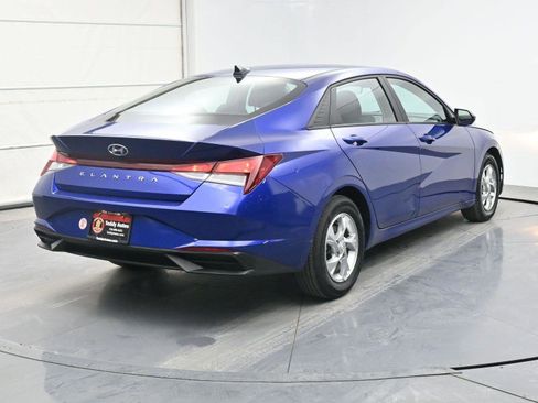 Used 2023 Hyundai Elantra SE w/ Preferred Accessory Package image 22