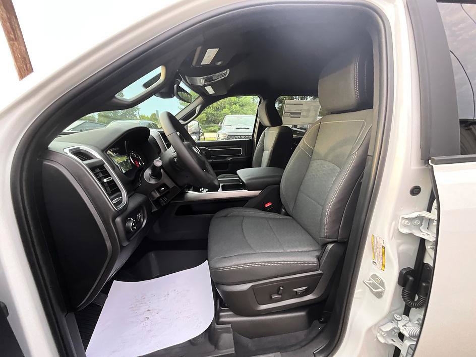 New 2027 RAM 3500 Big Horn AWD/4WD image 15