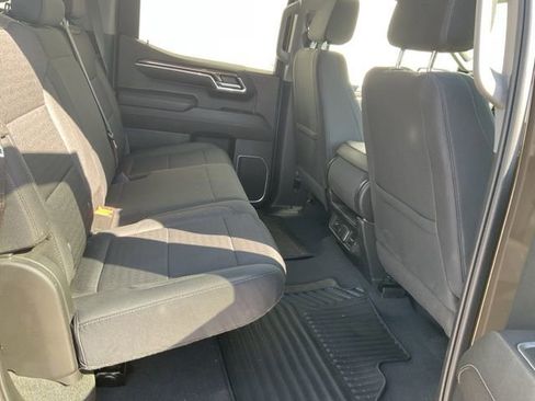 Used 2023 Chevrolet Silverado 1500 LT image 16