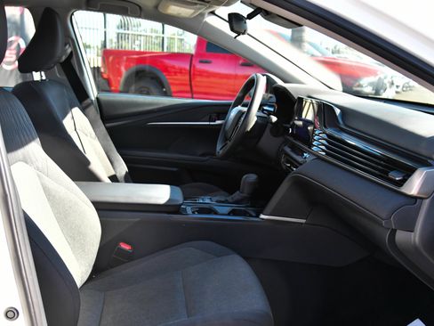 Used 2025 Toyota Camry LE FWD image 46
