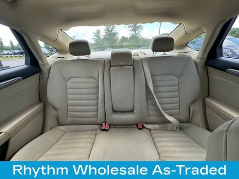 Used 2015 Ford Fusion SE FWD image 26
