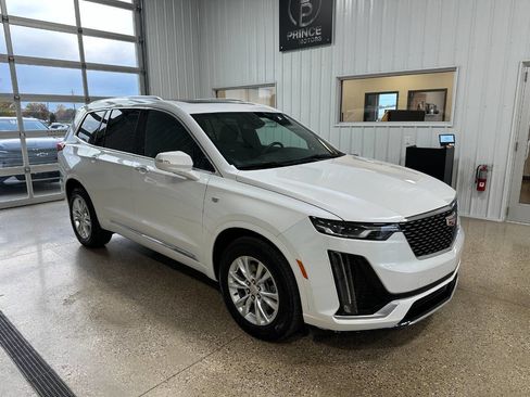 Used 2024 Cadillac XT6 Luxury w/ LPO, Floor Liner Package image 25