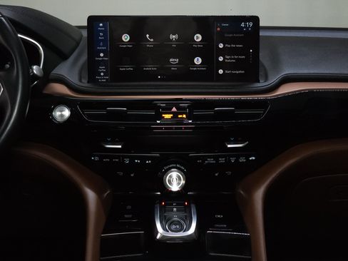 Used 2025 Acura MDX SH-AWD w/ Technology Package image 29