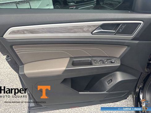 Used 2023 Volkswagen Atlas Cross Sport SE w/ Panoramic Sunroof Package FWD image 18