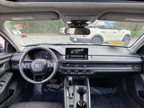 Certified 2023 Honda Accord EX image 34