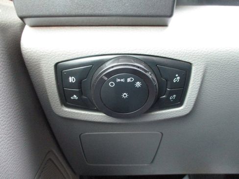 Used 2017 Ford F150 XLT w/ Trailer Tow Package image 24