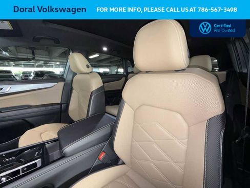 Certified 2024 Volkswagen Atlas Cross Sport SE w/ Panoramic Sunroof Package FWD image 14