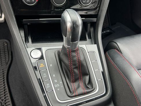 Used 2019 Volkswagen GTI SE image 26