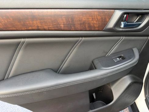 Used 2018 Subaru Outback 2.5i Limited image 23
