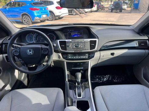 Used 2017 Honda Accord LX image 34