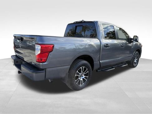 Used 2024 Nissan Titan SV w/ SV Convenience Package image 8