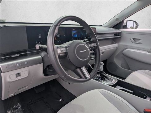 Used 2025 Hyundai Kona SEL FWD image 12