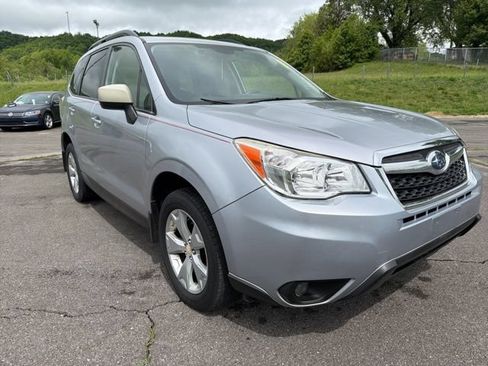 Used 2016 Subaru Forester 2.5i Premium AWD/4WD image 2