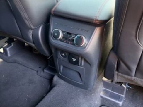 Used 2025 Ford Explorer ST-Line w/ Premium Package image 8