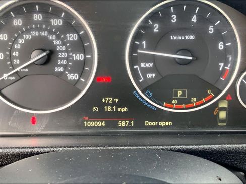 Used 2018 BMW 320i Sedan image 23