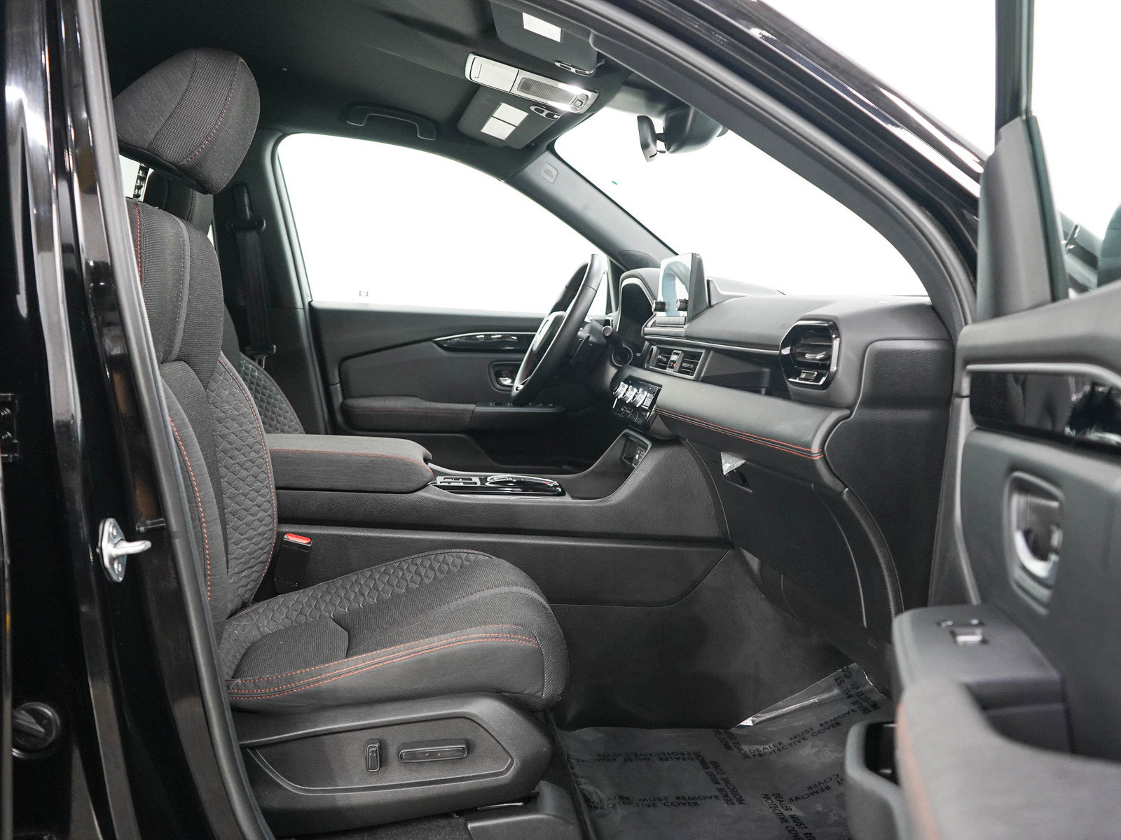 Used 2025 Honda Pilot Sport image 11