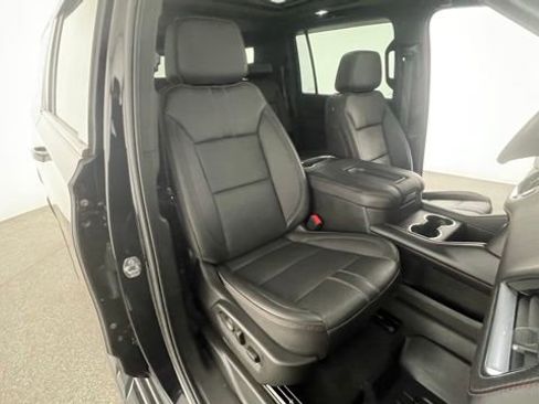 Used 2022 Chevrolet Suburban RST w/ Luxury Package image 51