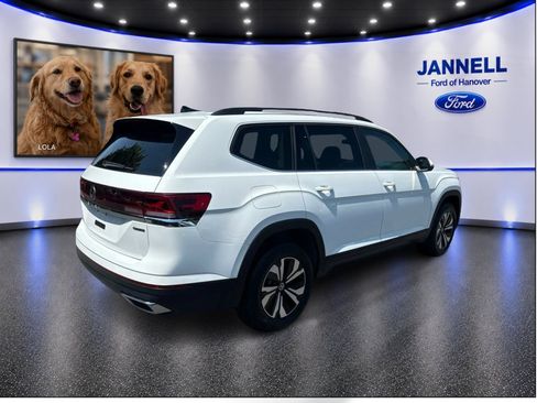 Used 2024 Volkswagen Atlas SE AWD/4WD image 6