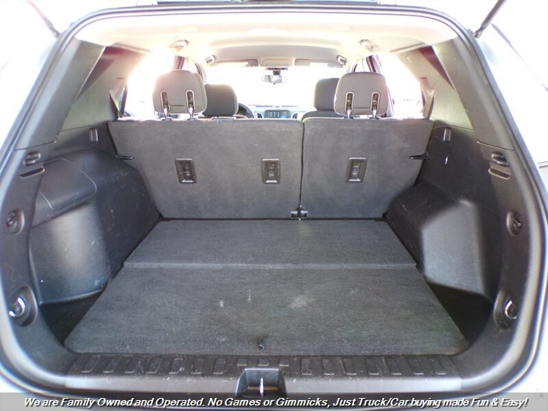 Used 2018 Chevrolet Equinox LS FWD image 9