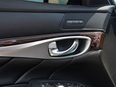 Used 2018 INFINITI Q70 L 3.7 AWD/4WD image 40