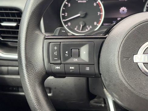 Used 2022 Nissan Rogue SV FWD image 12