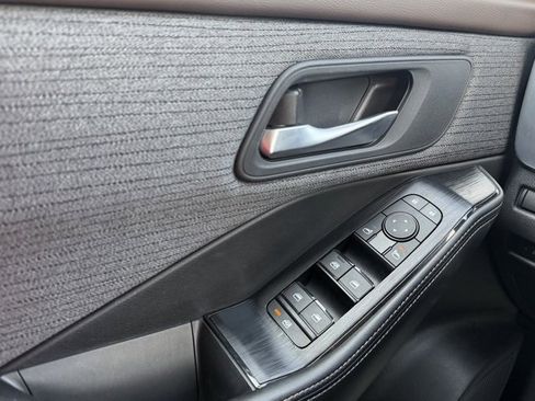 Certified 2023 Nissan Rogue SV image 36