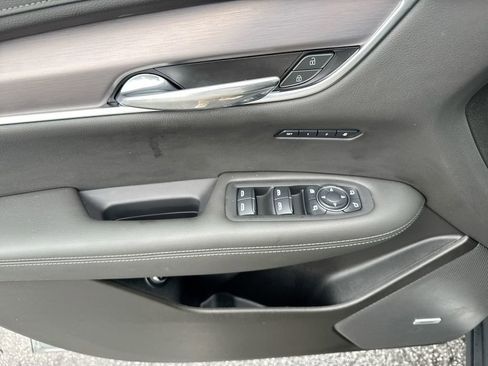 Used 2024 Cadillac XT6 Luxury image 15