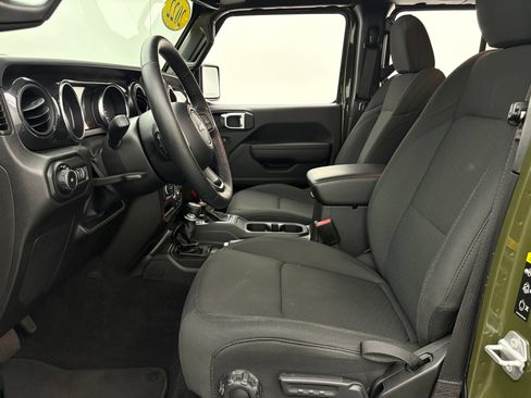 Used 2022 Jeep Wrangler Unlimited Sport AWD/4WD image 18