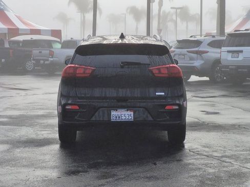 Used 2020 Kia Niro EX image 7