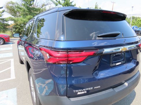 Used 2022 Chevrolet Traverse LT image 10