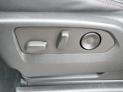 Used 2022 Chevrolet Suburban RST w/ Luxury Package image 13