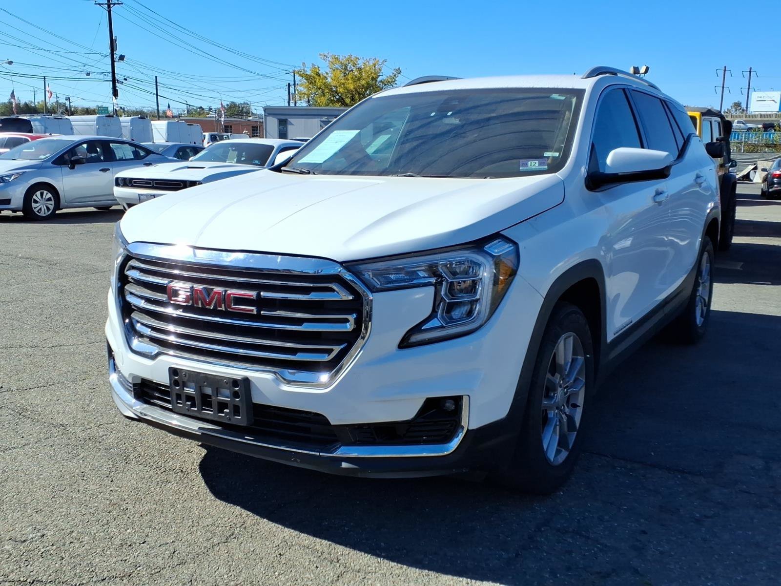 Used 2022 GMC Terrain SLT AWD/4WD image 3
