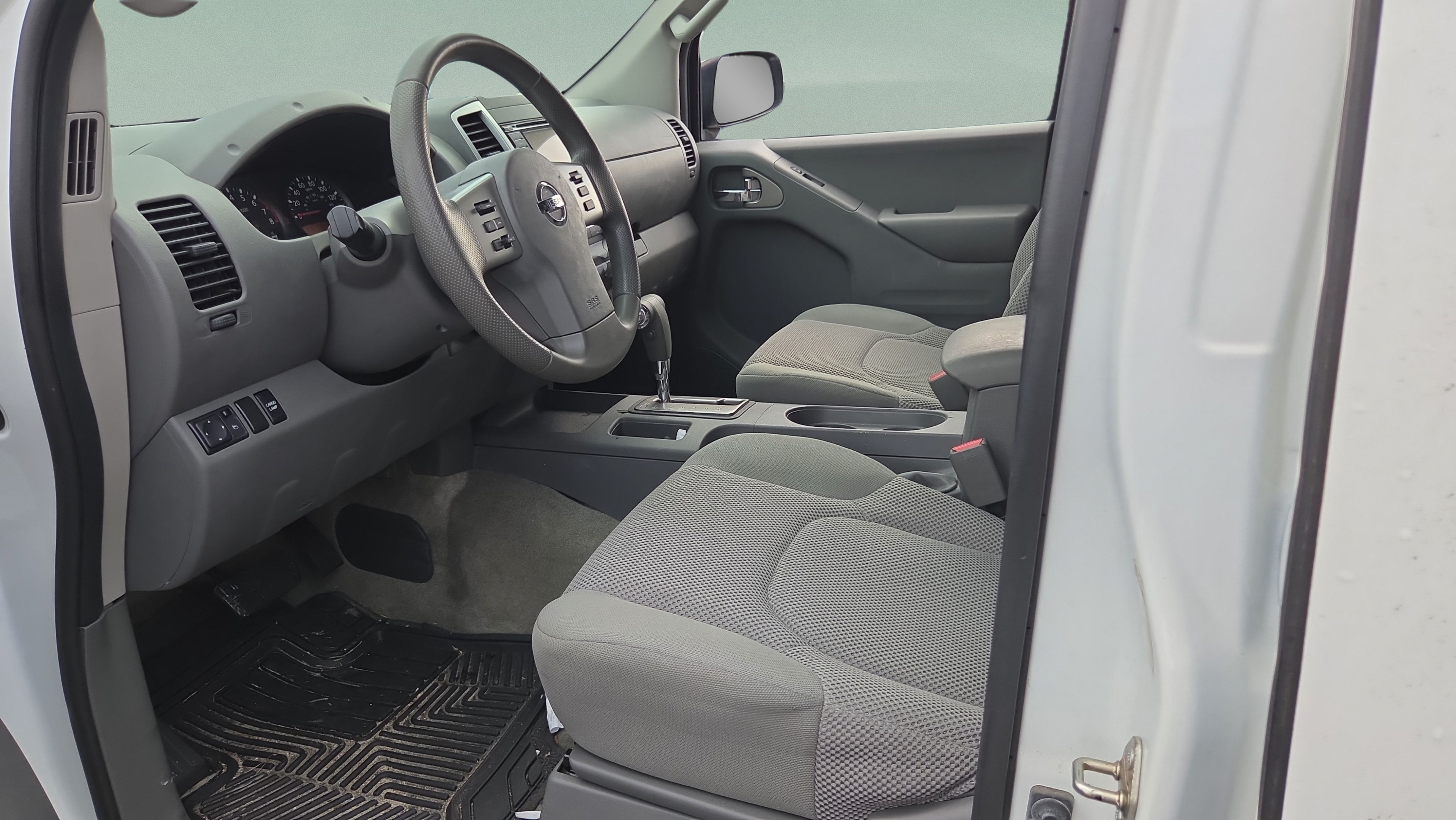 Used 2017 Nissan Frontier SV RWD image 11