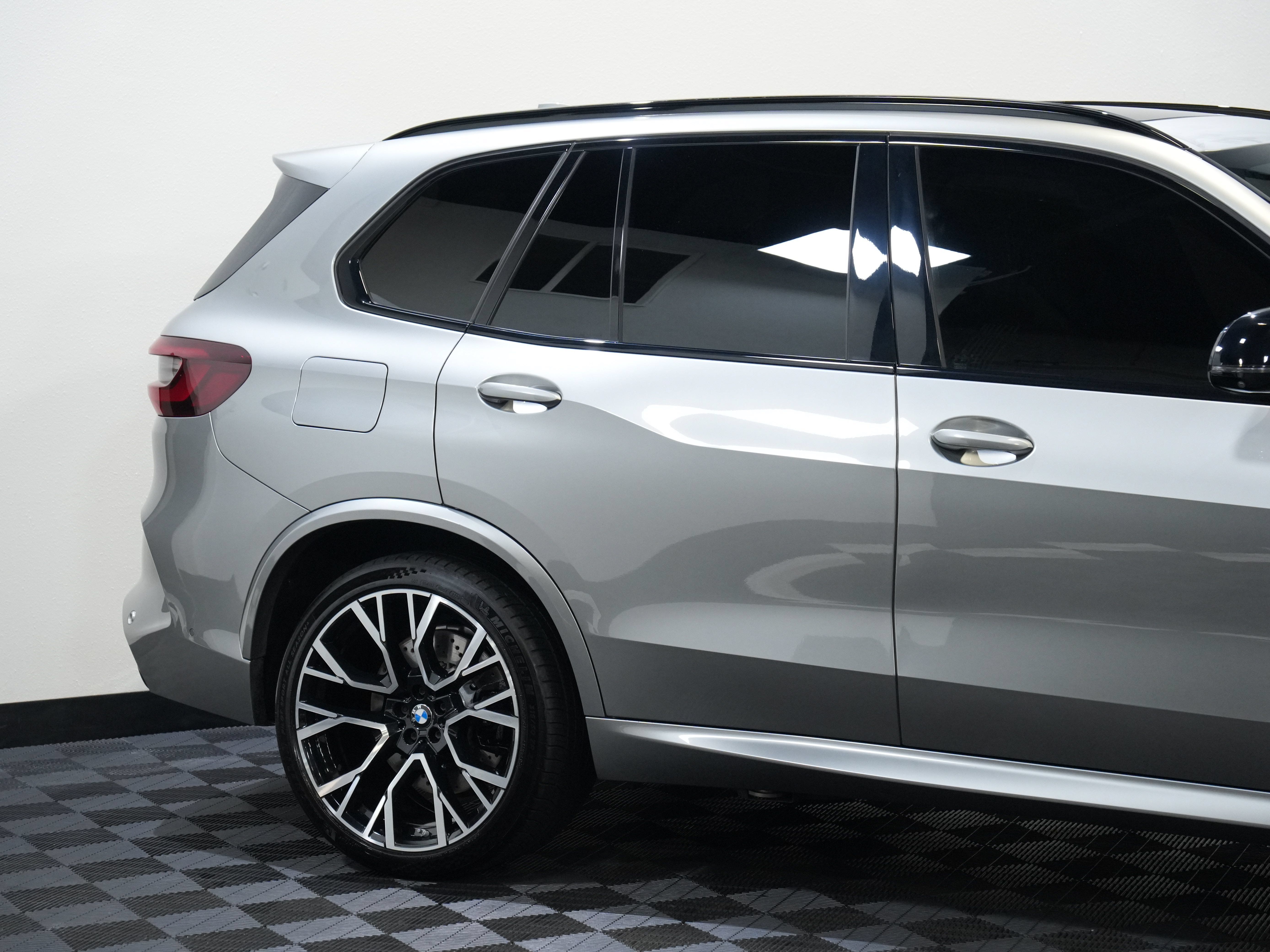 Used 2022 BMW X5 M w/ Competition Package 2 AWD/4WD image 14