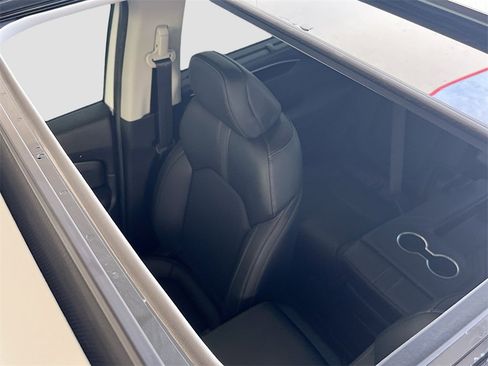 Used 2024 Honda Pilot Touring image 21