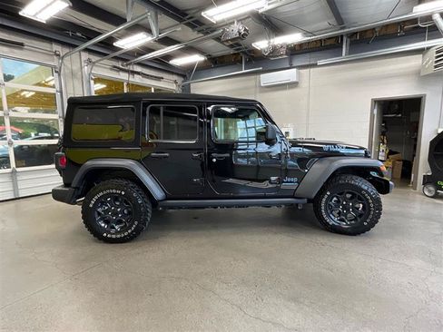Used 2023 Jeep Wrangler Unlimited w/ Cold Weather Group AWD/4WD image 6