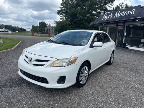 Used 2012 Toyota Corolla LE FWD image 1