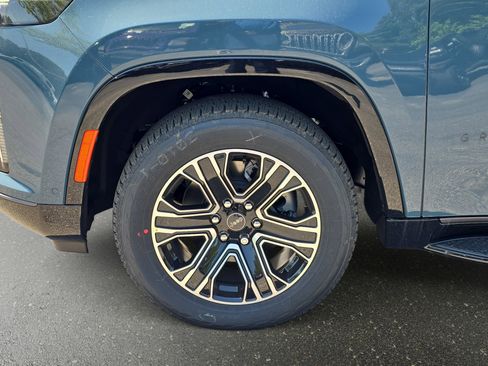 New 2026 Jeep Grand Wagoneer L 4WD image 28