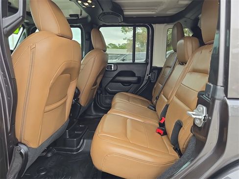 Certified 2020 Jeep Wrangler Unlimited Sahara image 13