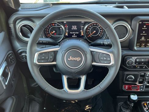 Used 2023 Jeep Gladiator Rubicon w/ LED Lighting Group AWD/4WD image 23