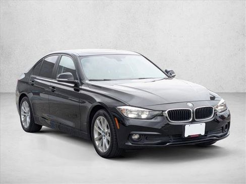 Used 2017 BMW 320i xDrive Sedan image 3