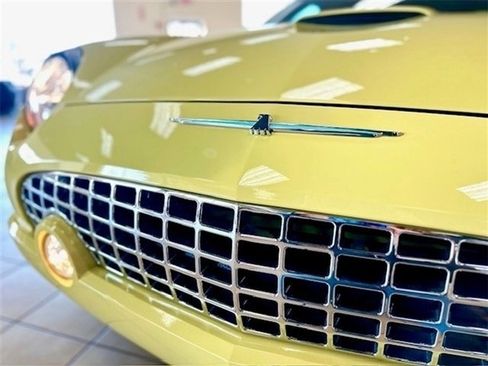 Used 2002 Ford Thunderbird image 4