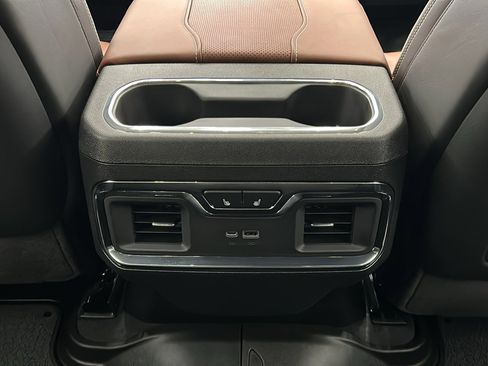 Used 2025 GMC Sierra 1500 Denali Ultimate image 39