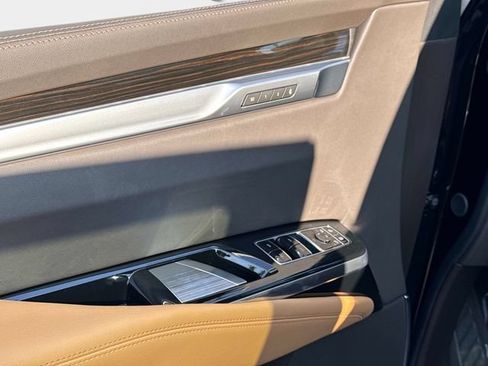 New 2026 Cadillac Escalade Luxury w/ LPO, Radiant Package AWD/4WD image 21
