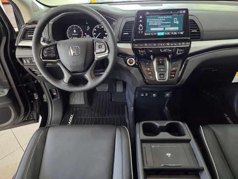 New 2026 Honda Odyssey Touring image 10