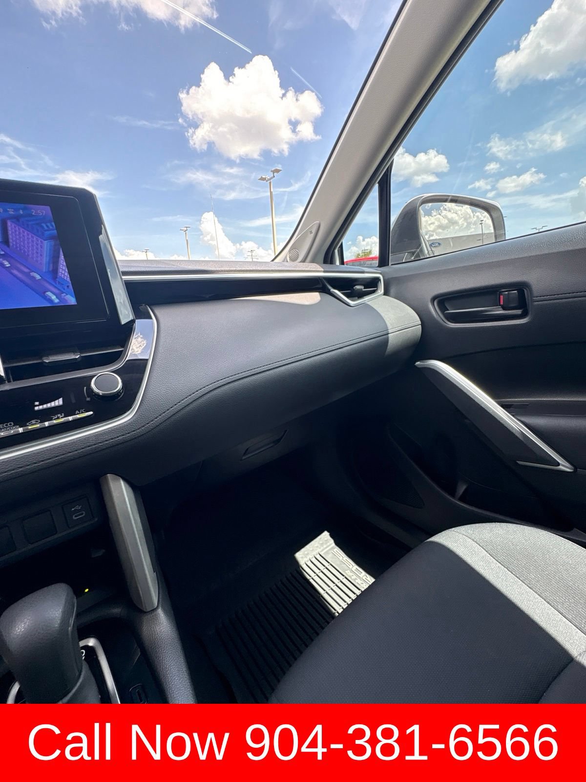 Used 2024 Toyota Corolla Cross LE w/ Moonroof Package FWD image 28