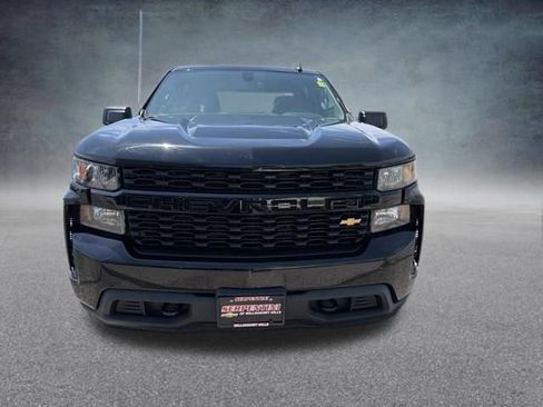 Used 2020 Chevrolet Silverado 1500 Custom w/ Custom Convenience Package AWD/4WD image 3