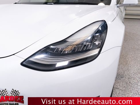 Used 2018 Tesla Model 3 Long Range image 8